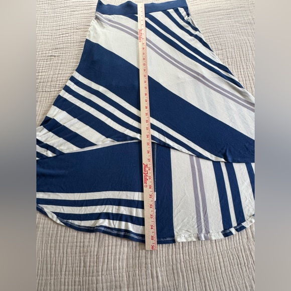 Anthropologie Bordeaux Asymmetrical Blue and White Striped Skirt - Size Medium - Picture 12 of 15